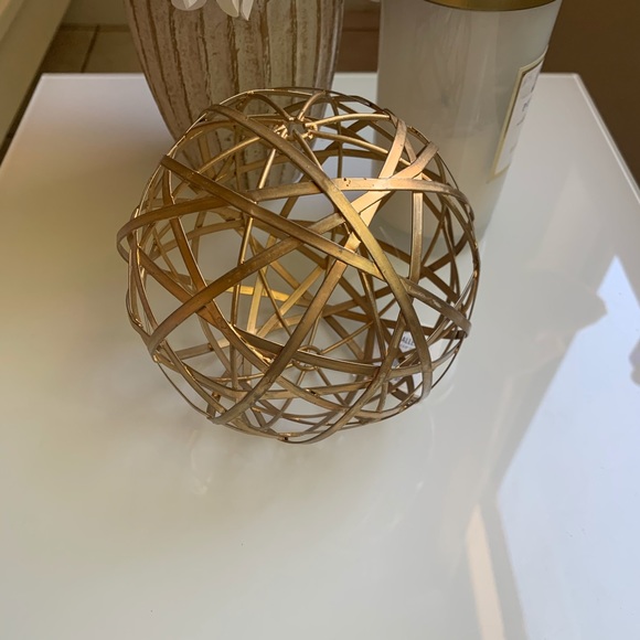 🔺SOLD🔺 Decorative Accent Gold Nest Sphere - Picture 2 of 2